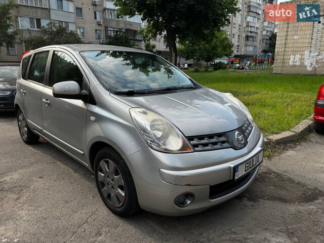 Сірий Ніссан Ноут, об'ємом двигуна 1.6 л та пробігом 260 тис. км за 6000 $, фото 3 на Automoto.ua