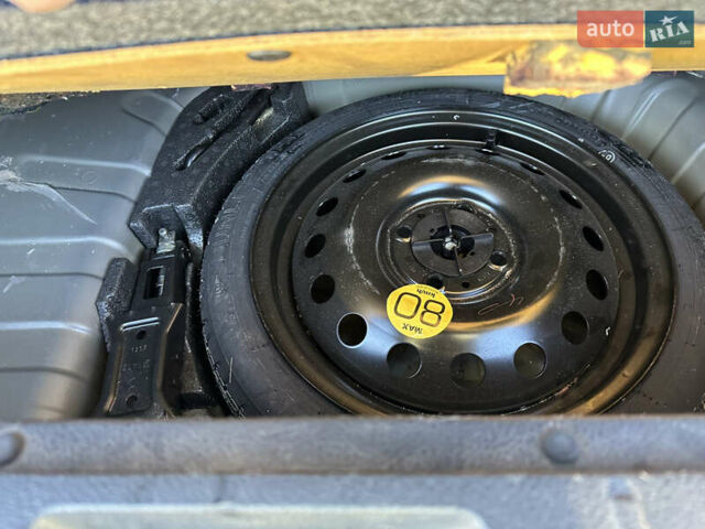 Серый Ниссан Ноут, объемом двигателя 1.6 л и пробегом 165 тыс. км за 6300 $, фото 8 на Automoto.ua