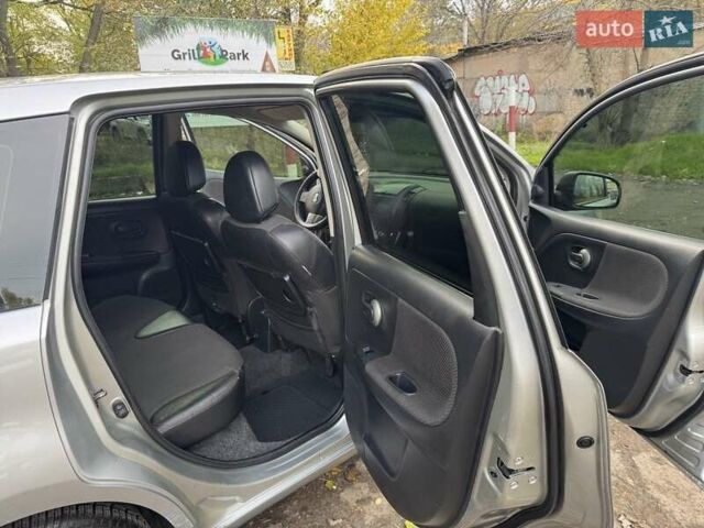 Серый Ниссан Ноут, объемом двигателя 1.6 л и пробегом 205 тыс. км за 6500 $, фото 7 на Automoto.ua