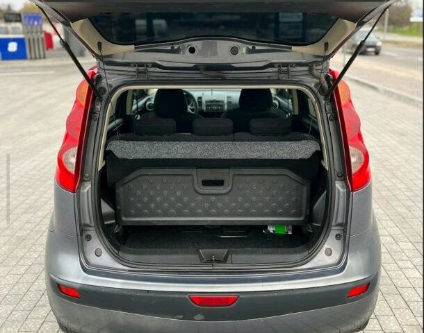 Серый Ниссан Ноут, объемом двигателя 1.4 л и пробегом 220 тыс. км за 4300 $, фото 4 на Automoto.ua