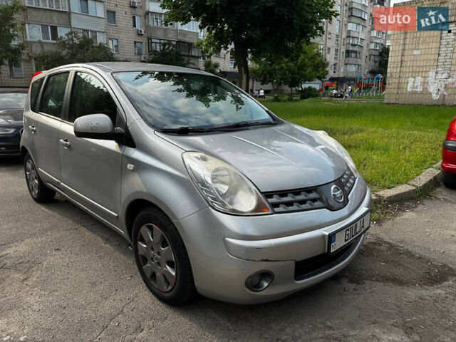 Серый Ниссан Ноут, объемом двигателя 1.6 л и пробегом 255 тыс. км за 6200 $, фото 3 на Automoto.ua