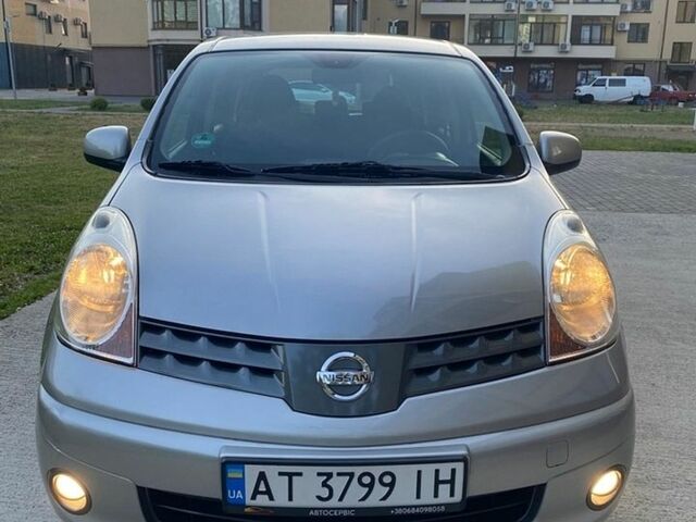 Сірий Ніссан Ноут, об'ємом двигуна 1.6 л та пробігом 245 тис. км за 4950 $, фото 5 на Automoto.ua