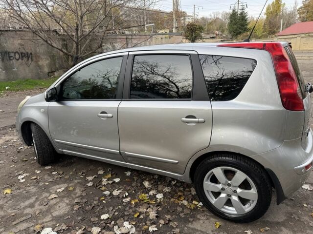 Серый Ниссан Ноут, объемом двигателя 1.6 л и пробегом 205 тыс. км за 6500 $, фото 4 на Automoto.ua