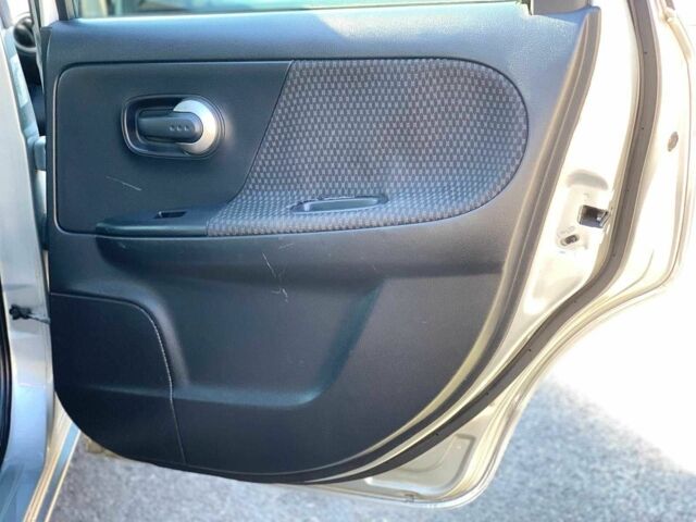 Сірий Ніссан Ноут, об'ємом двигуна 1.6 л та пробігом 259 тис. км за 5890 $, фото 20 на Automoto.ua