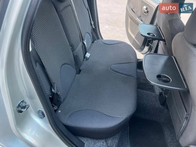 Серый Ниссан Ноут, объемом двигателя 1.4 л и пробегом 209 тыс. км за 5800 $, фото 59 на Automoto.ua