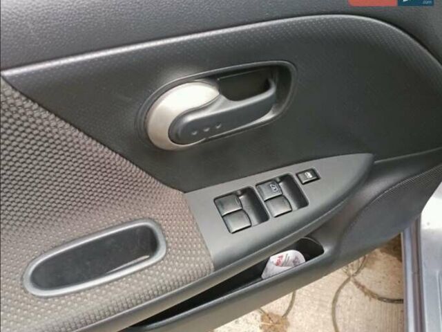 Серый Ниссан Ноут, объемом двигателя 1.6 л и пробегом 218 тыс. км за 6300 $, фото 17 на Automoto.ua