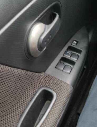 Сірий Ніссан Ноут, об'ємом двигуна 1.6 л та пробігом 218 тис. км за 5100 $, фото 4 на Automoto.ua