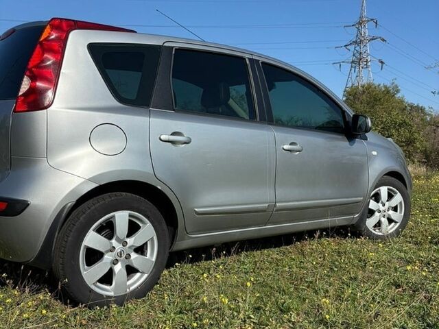 Сірий Ніссан Ноут, об'ємом двигуна 1.6 л та пробігом 195 тис. км за 5600 $, фото 3 на Automoto.ua