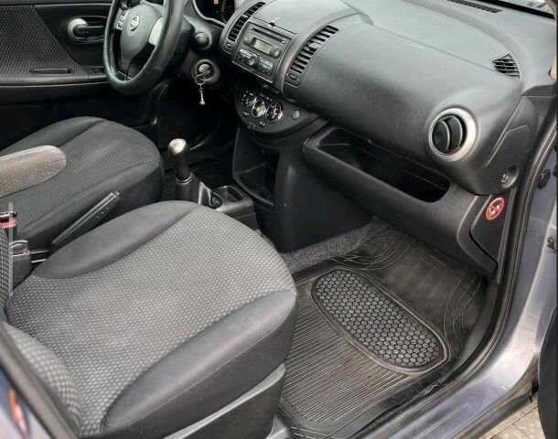 Серый Ниссан Ноут, объемом двигателя 1.4 л и пробегом 220 тыс. км за 4300 $, фото 5 на Automoto.ua