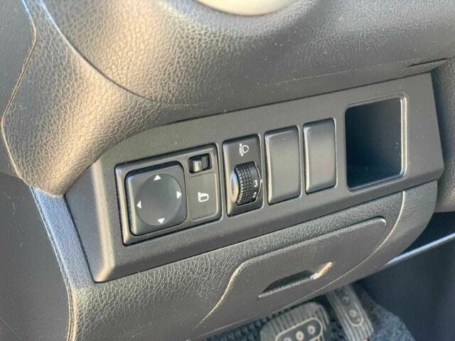 Сірий Ніссан Ноут, об'ємом двигуна 1.6 л та пробігом 259 тис. км за 5690 $, фото 19 на Automoto.ua