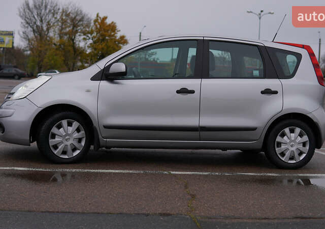 Серый Ниссан Ноут, объемом двигателя 1.6 л и пробегом 215 тыс. км за 6000 $, фото 9 на Automoto.ua