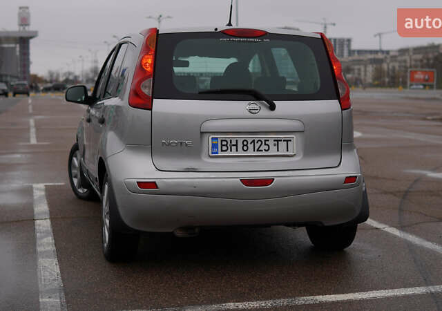 Серый Ниссан Ноут, объемом двигателя 1.6 л и пробегом 215 тыс. км за 6000 $, фото 13 на Automoto.ua