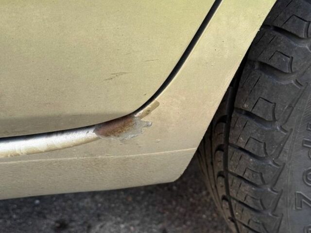 Серый Ниссан Ноут, объемом двигателя 1.6 л и пробегом 255 тыс. км за 6000 $, фото 17 на Automoto.ua