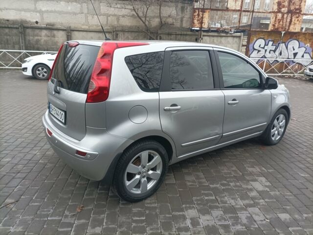 Сірий Ніссан Ноут, об'ємом двигуна 1.6 л та пробігом 200 тис. км за 5900 $, фото 3 на Automoto.ua