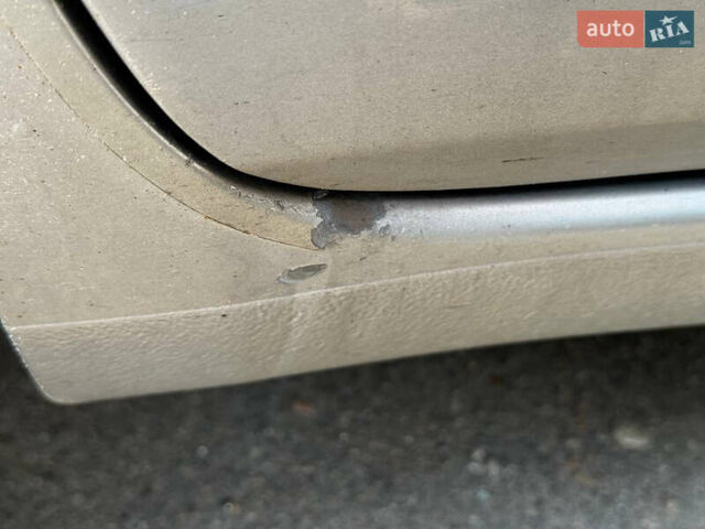 Серый Ниссан Ноут, объемом двигателя 1.6 л и пробегом 255 тыс. км за 6200 $, фото 16 на Automoto.ua
