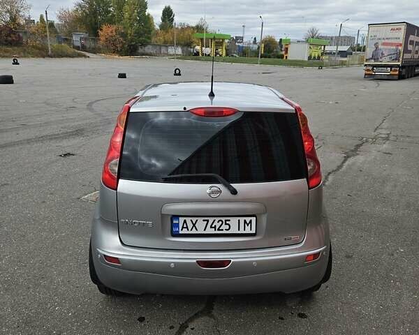 Сірий Ніссан Ноут, об'ємом двигуна 1.6 л та пробігом 188 тис. км за 6300 $, фото 5 на Automoto.ua