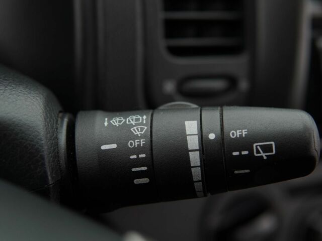 Сірий Ніссан Ноут, об'ємом двигуна 1.6 л та пробігом 219 тис. км за 3800 $, фото 6 на Automoto.ua