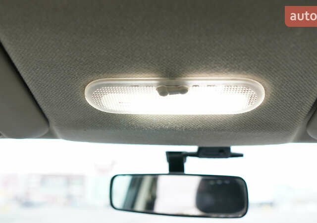 Серый Ниссан Ноут, объемом двигателя 1.6 л и пробегом 215 тыс. км за 6000 $, фото 41 на Automoto.ua