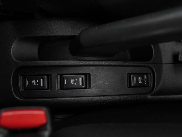 Сірий Ніссан Ноут, об'ємом двигуна 1.6 л та пробігом 219 тис. км за 3800 $, фото 16 на Automoto.ua