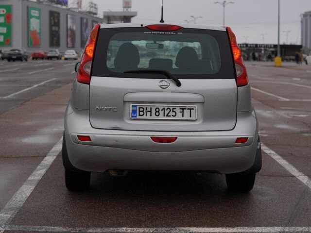 Сірий Ніссан Ноут, об'ємом двигуна 1.6 л та пробігом 219 тис. км за 3800 $, фото 5 на Automoto.ua