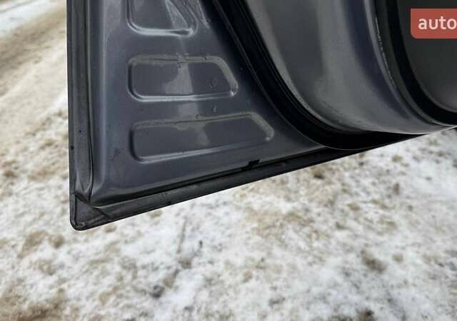 Серый Ниссан Ноут, объемом двигателя 1.6 л и пробегом 266 тыс. км за 6000 $, фото 3 на Automoto.ua