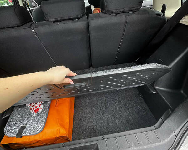 Серый Ниссан Ноут, объемом двигателя 1.6 л и пробегом 255 тыс. км за 6200 $, фото 9 на Automoto.ua