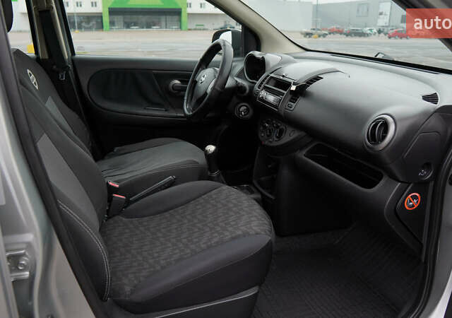 Серый Ниссан Ноут, объемом двигателя 1.6 л и пробегом 215 тыс. км за 6000 $, фото 29 на Automoto.ua