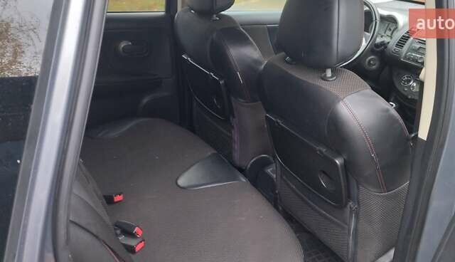 Сірий Ніссан Ноут, об'ємом двигуна 1.6 л та пробігом 218 тис. км за 5100 $, фото 8 на Automoto.ua