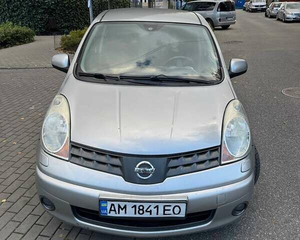 Серый Ниссан Ноут, объемом двигателя 1.6 л и пробегом 270 тыс. км за 5099 $, фото 1 на Automoto.ua