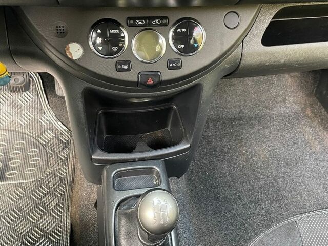 Сірий Ніссан Ноут, об'ємом двигуна 1.46 л та пробігом 207 тис. км за 4999 $, фото 12 на Automoto.ua