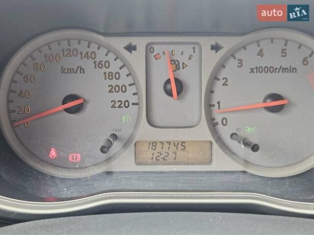 Сірий Ніссан Ноут, об'ємом двигуна 1.6 л та пробігом 188 тис. км за 6300 $, фото 18 на Automoto.ua