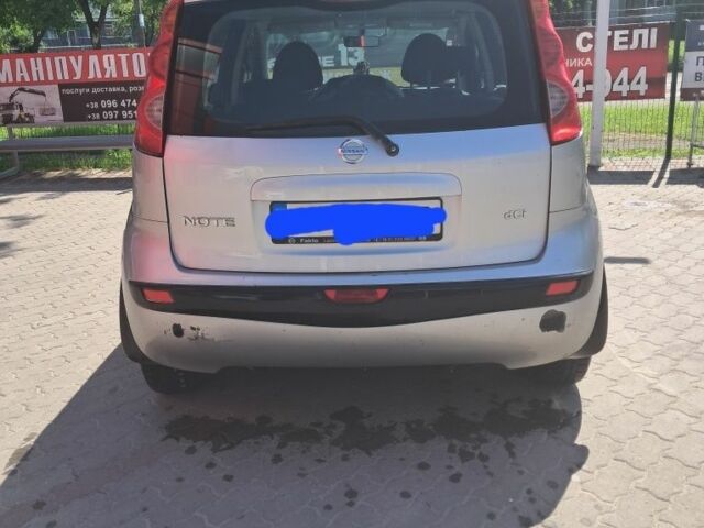 Серый Ниссан Ноут, объемом двигателя 1.5 л и пробегом 300 тыс. км за 2100 $, фото 1 на Automoto.ua