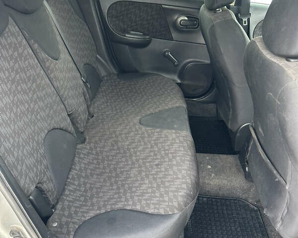 Серый Ниссан Ноут, объемом двигателя 1.4 л и пробегом 230 тыс. км за 5100 $, фото 13 на Automoto.ua