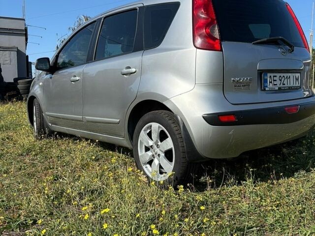 Сірий Ніссан Ноут, об'ємом двигуна 1.6 л та пробігом 195 тис. км за 5600 $, фото 1 на Automoto.ua