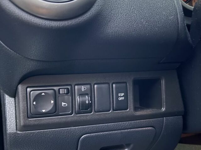 Сірий Ніссан Ноут, об'ємом двигуна 1.6 л та пробігом 255 тис. км за 6000 $, фото 11 на Automoto.ua