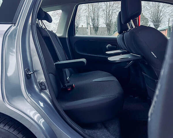 Сірий Ніссан Ноут, об'ємом двигуна 1.6 л та пробігом 165 тис. км за 6700 $, фото 13 на Automoto.ua