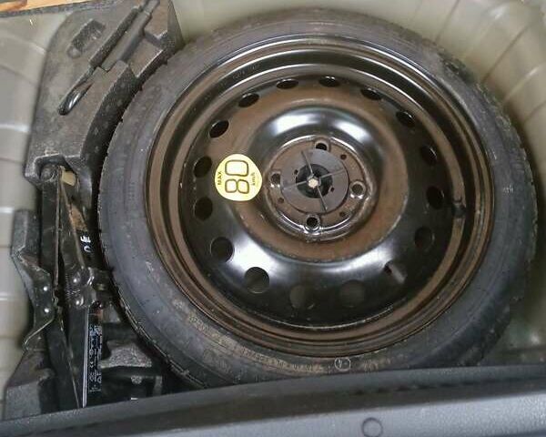 Серый Ниссан Ноут, объемом двигателя 1.6 л и пробегом 218 тыс. км за 6300 $, фото 13 на Automoto.ua