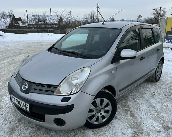 Серый Ниссан Ноут, объемом двигателя 1.4 л и пробегом 230 тыс. км за 5100 $, фото 1 на Automoto.ua