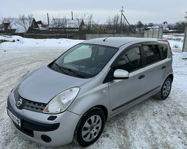 Серый Ниссан Ноут, объемом двигателя 1.4 л и пробегом 230 тыс. км за 5100 $, фото 9 на Automoto.ua