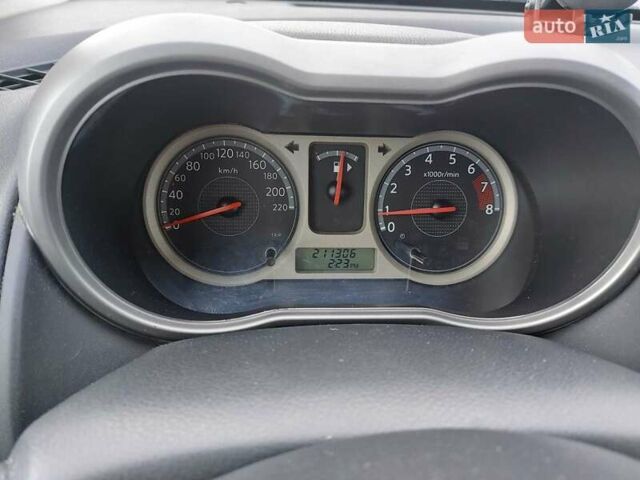 Серый Ниссан Ноут, объемом двигателя 1.6 л и пробегом 211 тыс. км за 6400 $, фото 4 на Automoto.ua