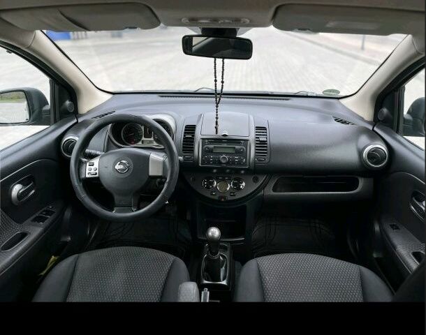 Серый Ниссан Ноут, объемом двигателя 1.4 л и пробегом 220 тыс. км за 4300 $, фото 7 на Automoto.ua
