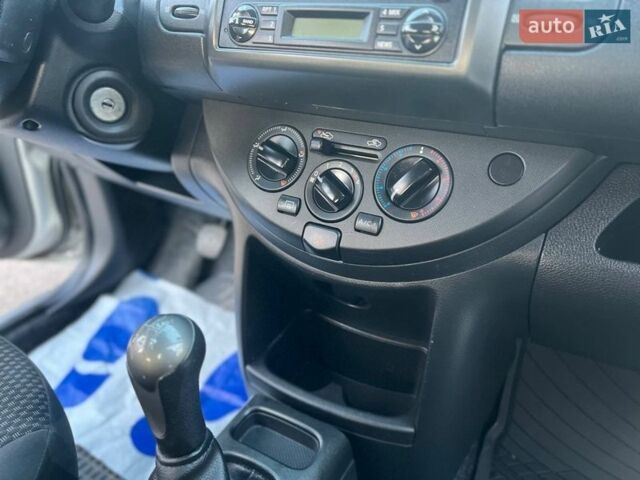 Серый Ниссан Ноут, объемом двигателя 1.4 л и пробегом 209 тыс. км за 5800 $, фото 48 на Automoto.ua