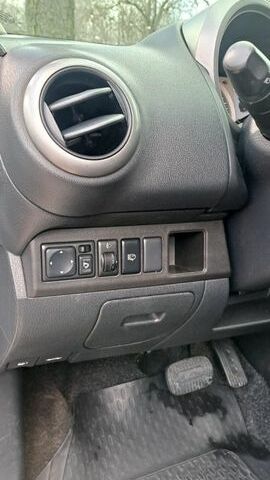 Серый Ниссан Ноут, объемом двигателя 1.6 л и пробегом 123 тыс. км за 6600 $, фото 9 на Automoto.ua