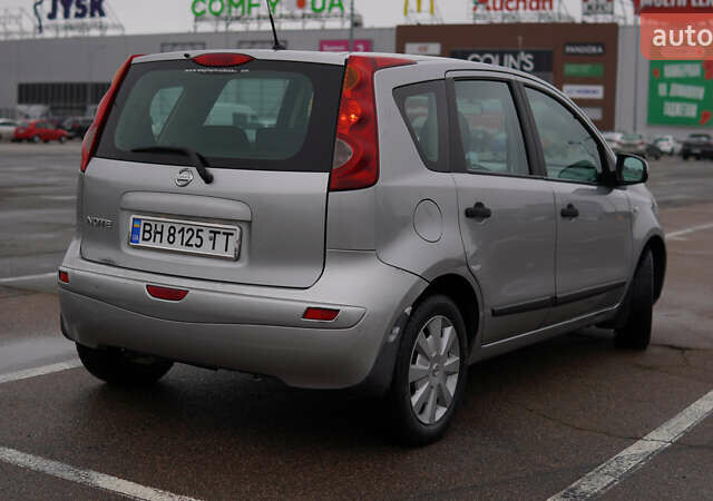 Серый Ниссан Ноут, объемом двигателя 1.6 л и пробегом 215 тыс. км за 6000 $, фото 15 на Automoto.ua