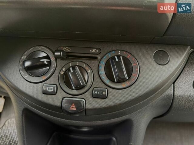 Серый Ниссан Ноут, объемом двигателя 1.39 л и пробегом 276 тыс. км за 2800 $, фото 11 на Automoto.ua