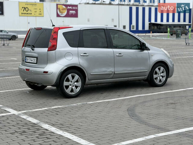 Сірий Ніссан Ноут, об'ємом двигуна 1.6 л та пробігом 205 тис. км за 5700 $, фото 3 на Automoto.ua