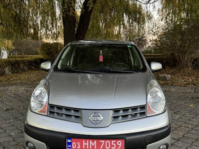 Серый Ниссан Ноут, объемом двигателя 1.6 л и пробегом 260 тыс. км за 6400 $, фото 1 на Automoto.ua