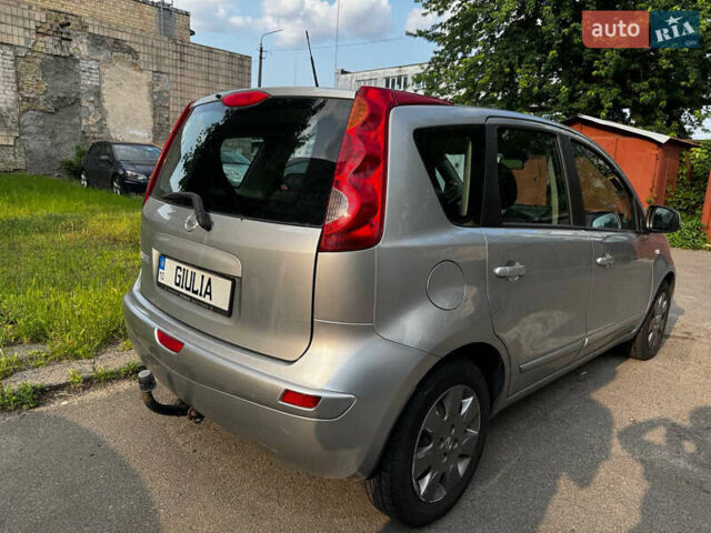 Серый Ниссан Ноут, объемом двигателя 1.6 л и пробегом 255 тыс. км за 6200 $, фото 5 на Automoto.ua