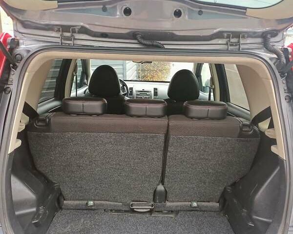 Серый Ниссан Ноут, объемом двигателя 1.6 л и пробегом 218 тыс. км за 6300 $, фото 7 на Automoto.ua