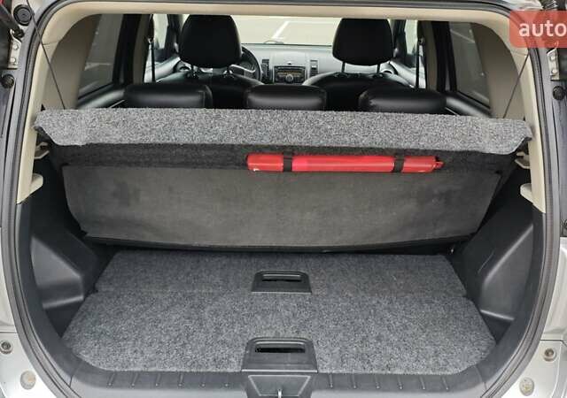 Серый Ниссан Ноут, объемом двигателя 1.4 л и пробегом 293 тыс. км за 5400 $, фото 21 на Automoto.ua